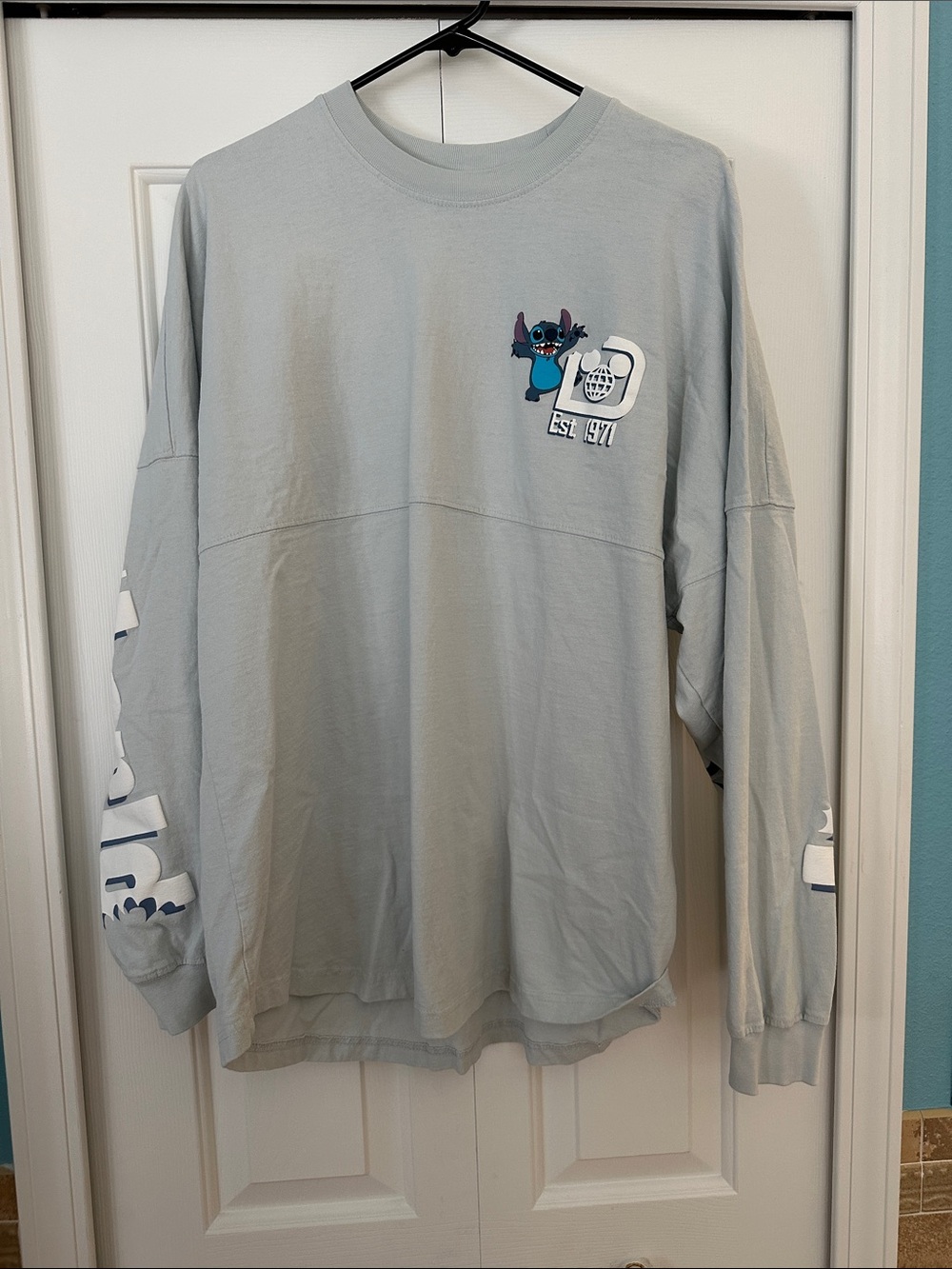 Stitch Graphic Long-Sleeve Tee - Light Gray